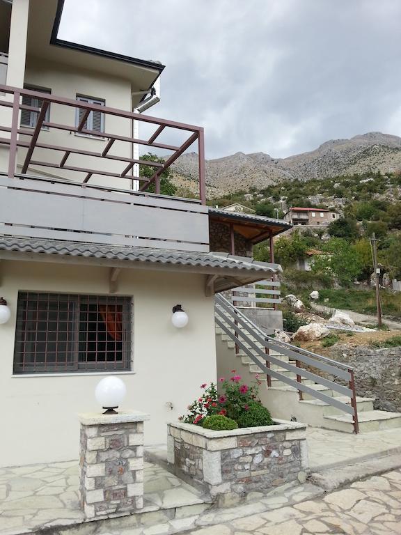 To Greki Hotel Livartzi Luaran gambar