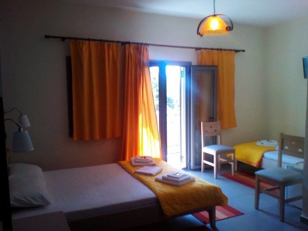 To Greki Hotel Livartzi Luaran gambar