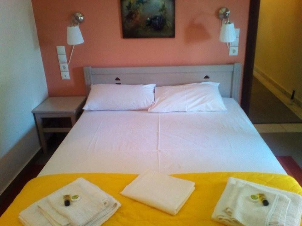 To Greki Hotel Livartzi Luaran gambar