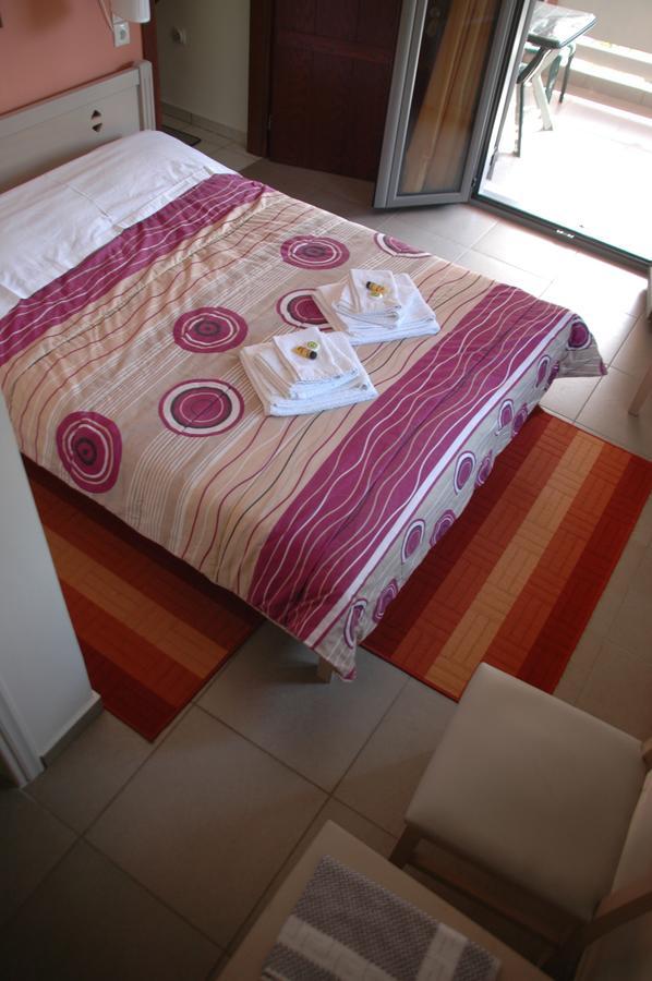 To Greki Hotel Livartzi Luaran gambar