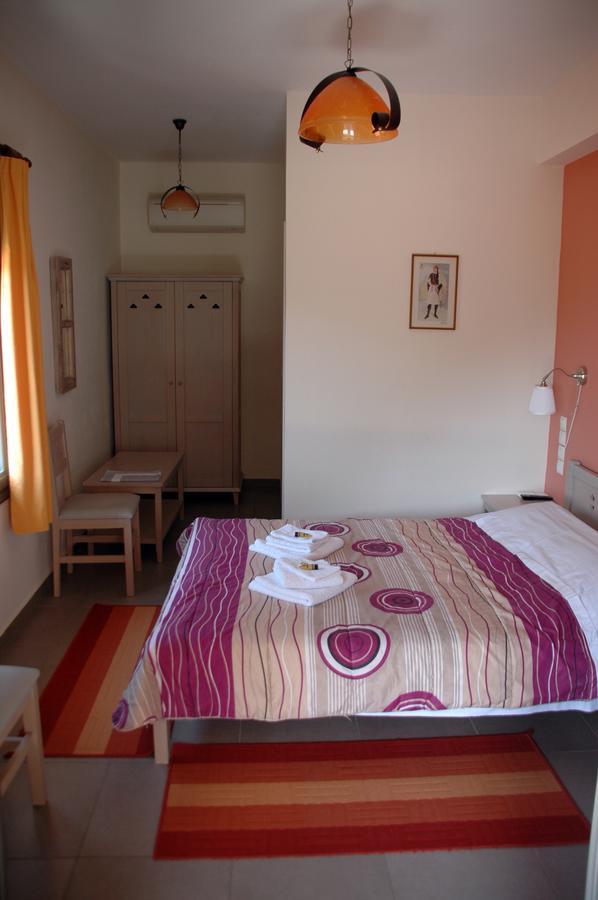 To Greki Hotel Livartzi Luaran gambar