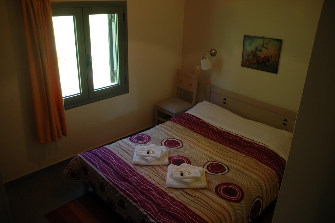 To Greki Hotel Livartzi Luaran gambar
